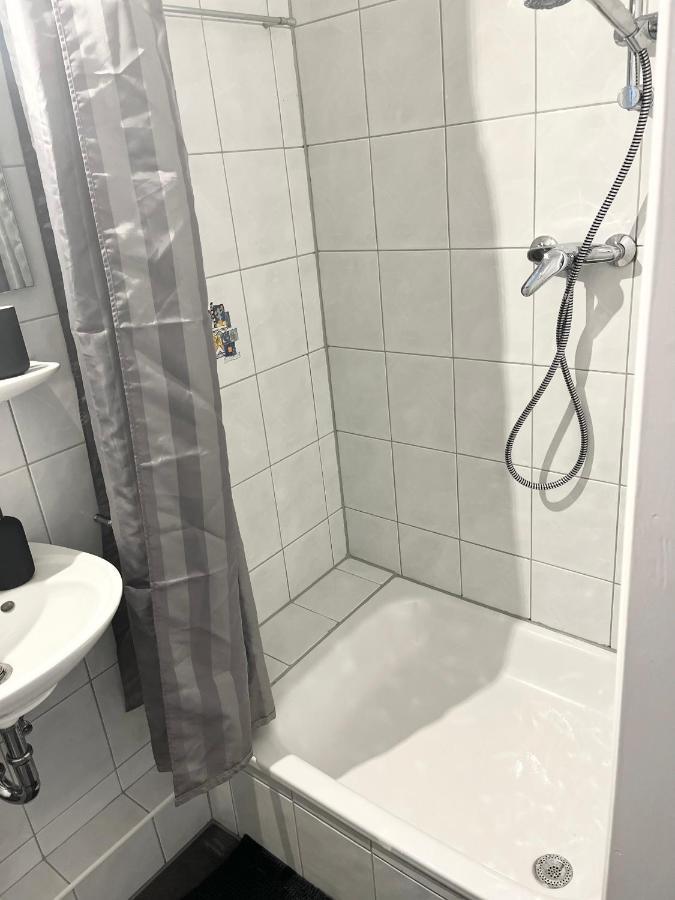 Gemuetliches Zentrales Apartment 2 Min Bis Du Hbf Дуйсбург Экстерьер фото